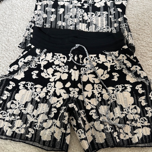 knit suit - Picture 4 of 4